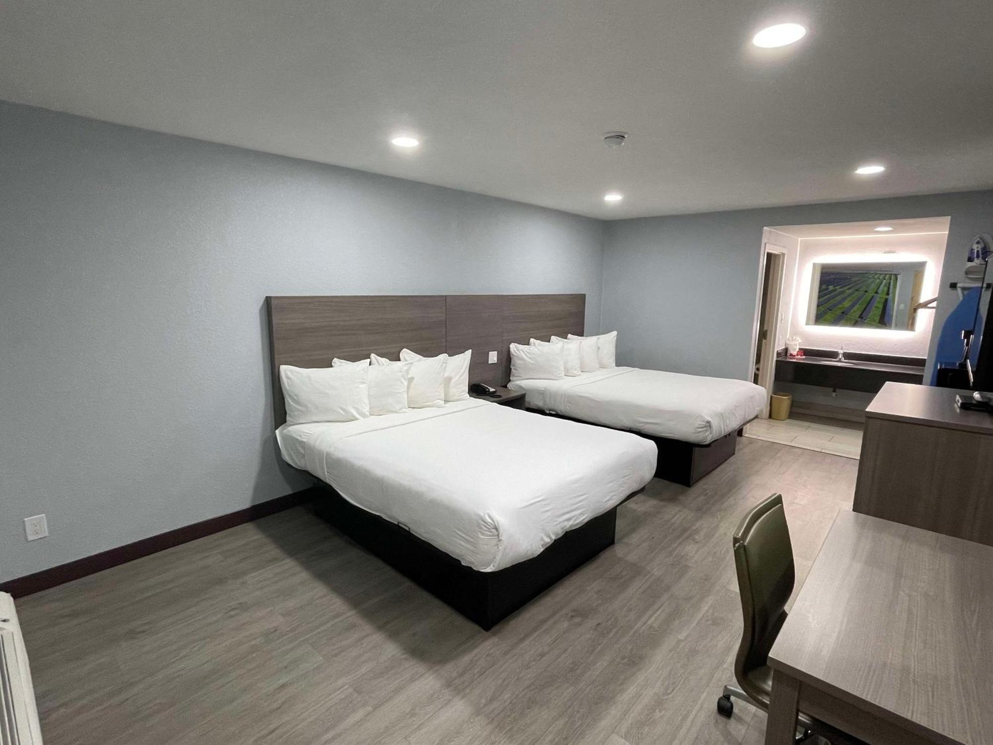 Surestay Hotel By Best Western Childress Exterior photo